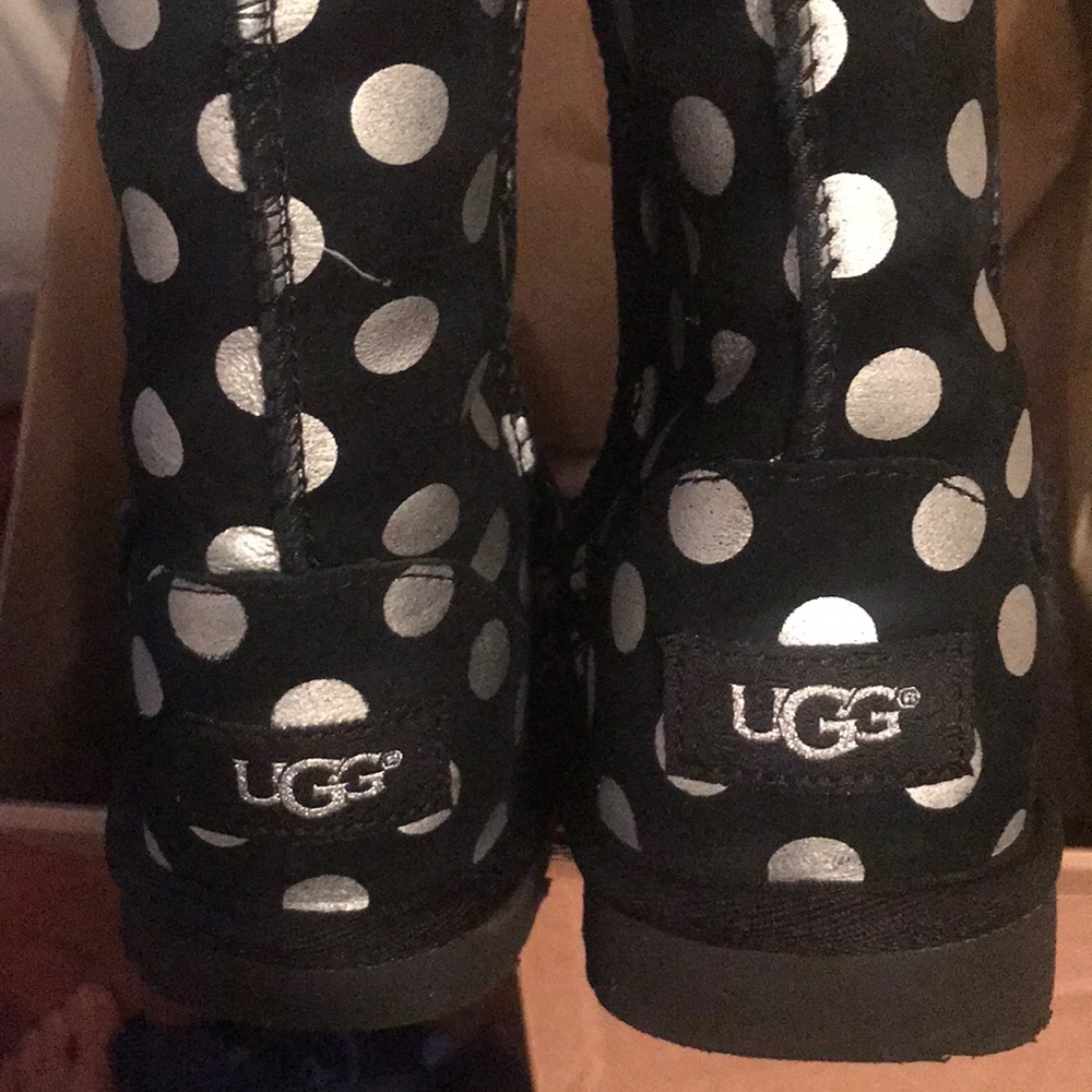 Uggs - Picture 5 of 5